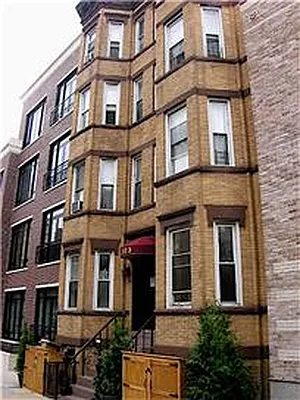 Sold by R New York | media 7
