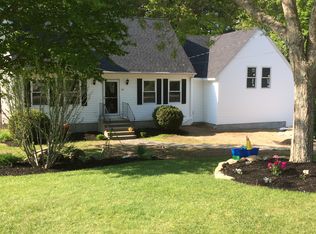 29 Colonial Rd, Douglas, MA 01516