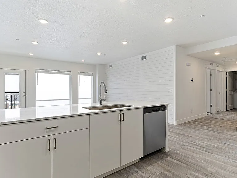Hillside Apartments — Photo 5
