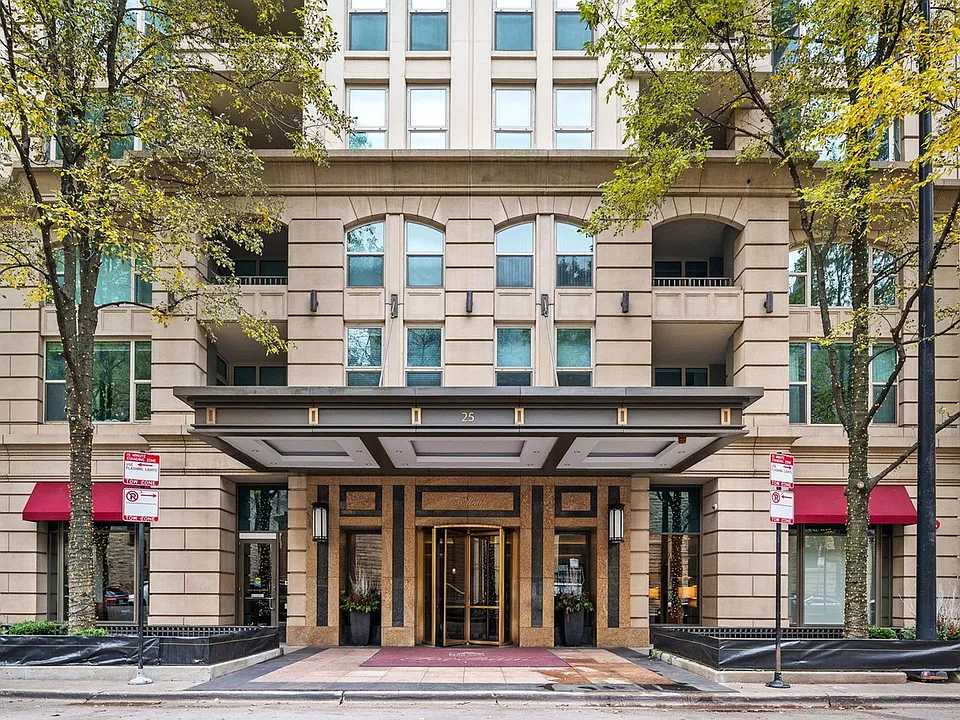 25 E Superior St #505