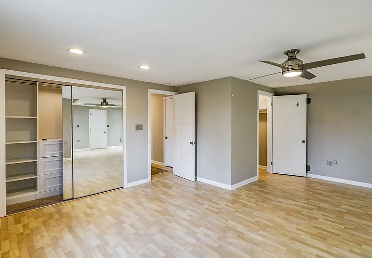 1827 Larchmont Ln — Photo 61