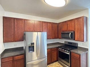 1403 Millbrook Dr, Algonquin, IL 60102