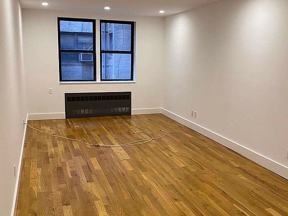 4th image of 21 Gramercy Park #2DD