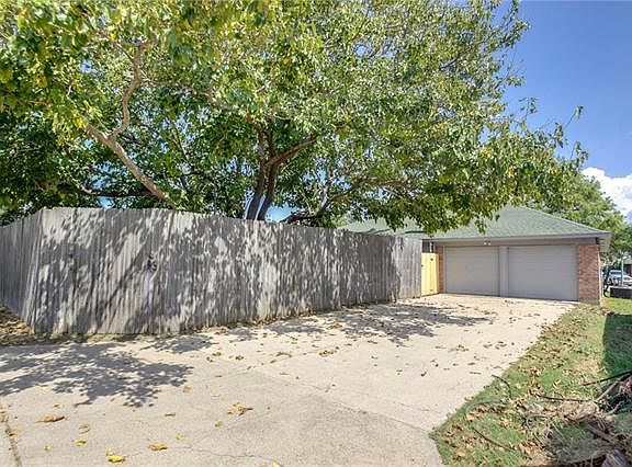 4th image of 2405 Creighton Dr