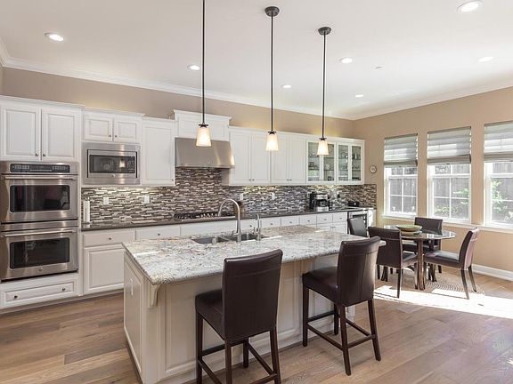 3rd image of 18271 Bautista Cir