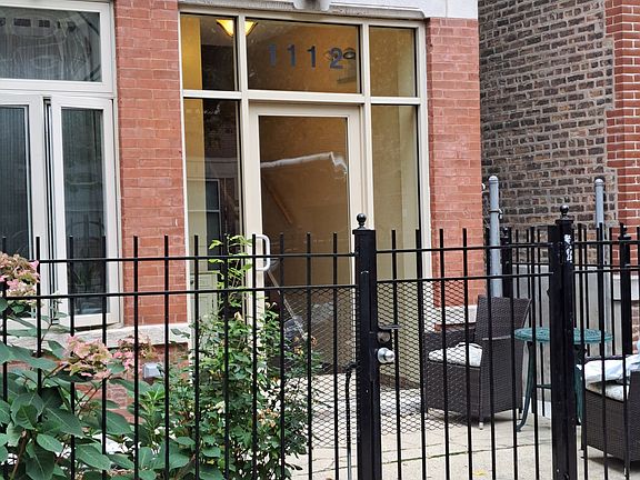 3rd image of 1112 N Hermitage Ave