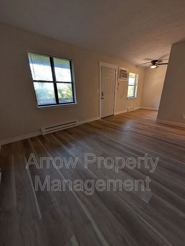 1 bed, 1.0 bath, $550 — Photo 2