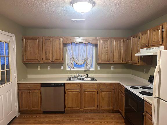 4th image of 704 Flintwood Dr