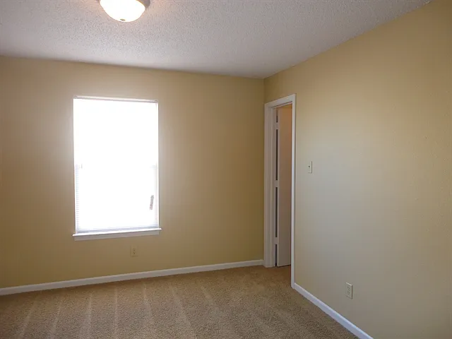 2324 Shadowbrook Dr — Photo 14