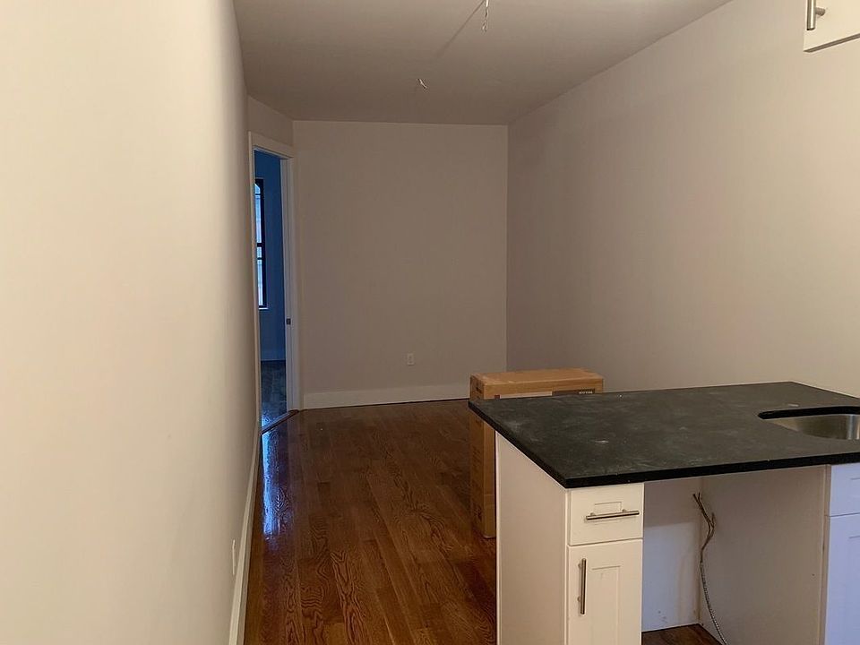 1st image of 82 Saratoga Ave APT 2L