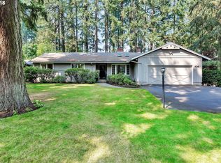 1041 Chandler Rd, Lake Oswego, OR 97034