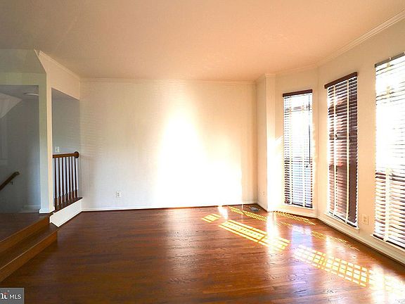 5th image of 2576 James Madison Cir