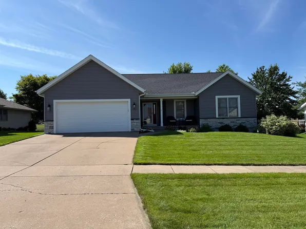 2608 Dawson St, Muscatine, IA 52761