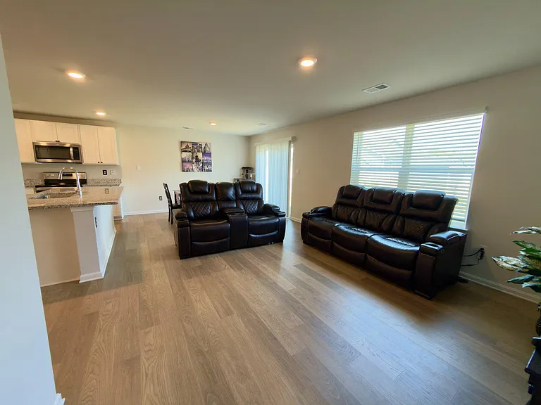 61 New England Dr — Photo 13
