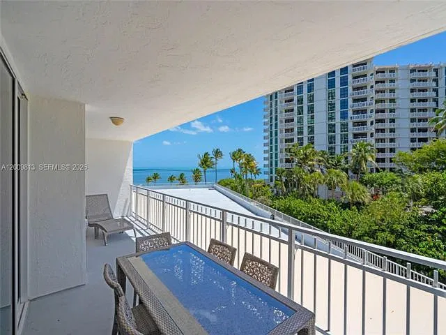 600 Grapetree Dr #4DS — Photo 9