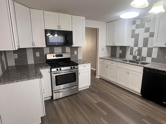 5th image of 3440 Binbrook Rd N