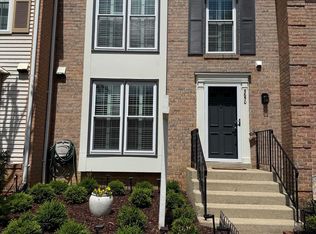 5650 Ridge View Dr, Alexandria, VA 22310