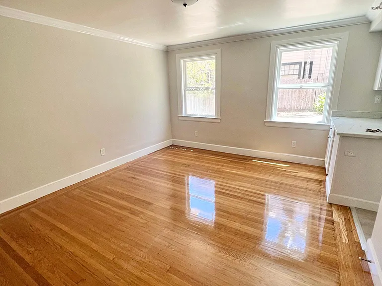 1945 Clay St #20 — Photo 2