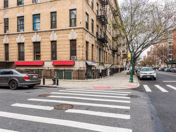 411 Manhattan Avenue 9 image 25 of 26