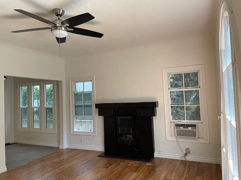 136 S Oakhurst Dr #7 — Photo 8