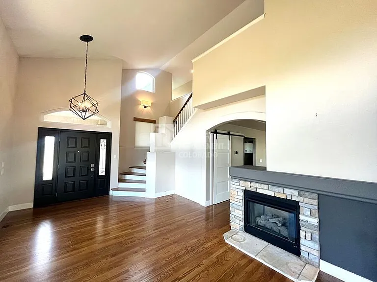 5016 Briscoglen Dr — Photo 4