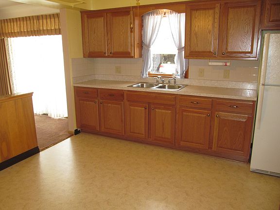 5th image of 10114 Valley Forge Dr