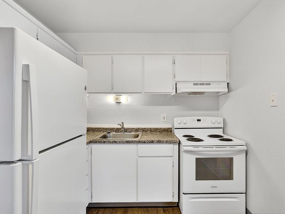 1st image of 13130 SE Powell Blvd #19