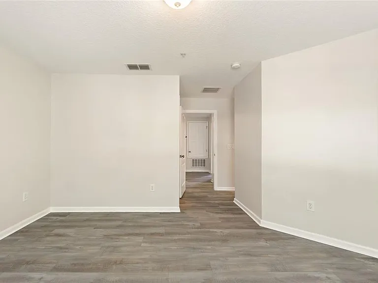 1220 Priory Cir — Photo 34