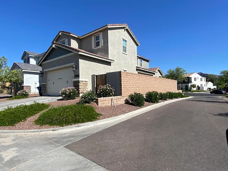 21065 W Elm Way Ct — Photo 26