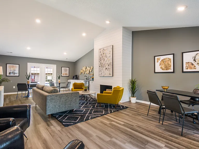 Sharon Pointe Apartment Homes — Photo 5