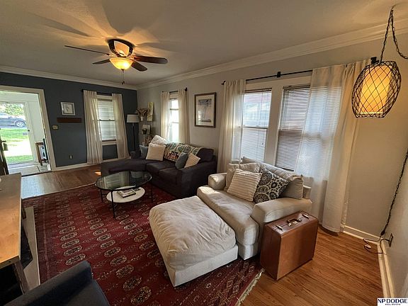2nd image of 4831 Pine St