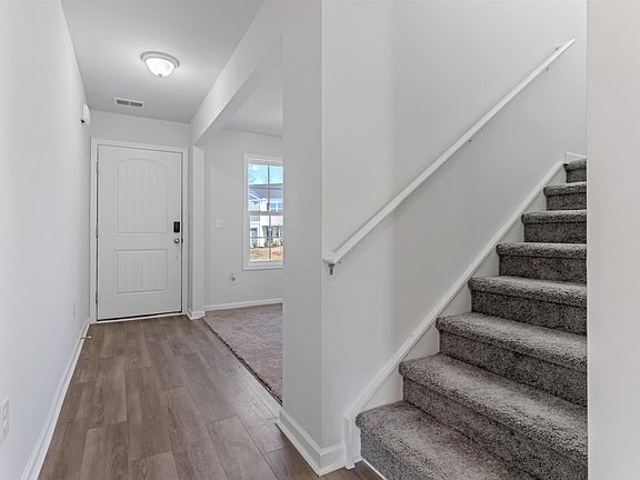 5th image of 464 Grantham Ct
