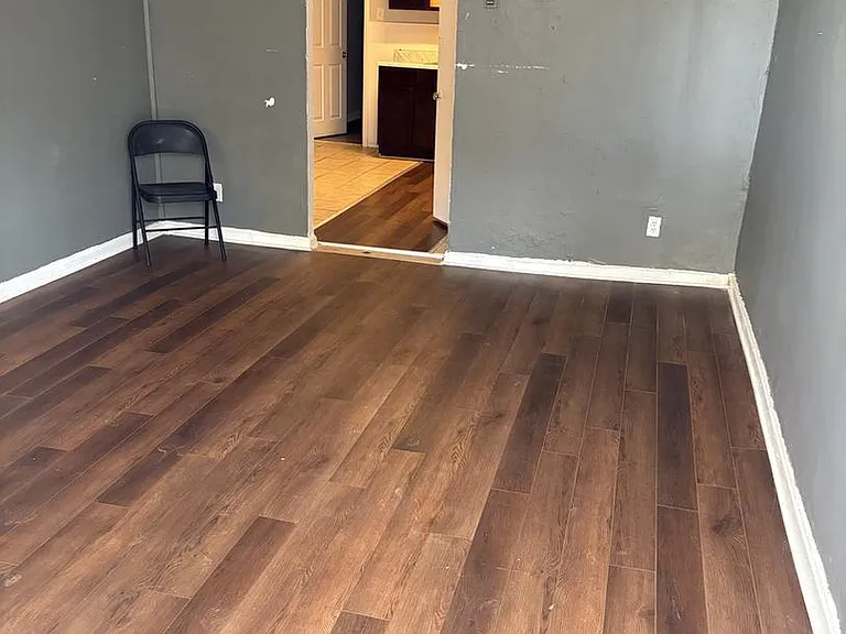 5133 Irving St #A — Photo 1