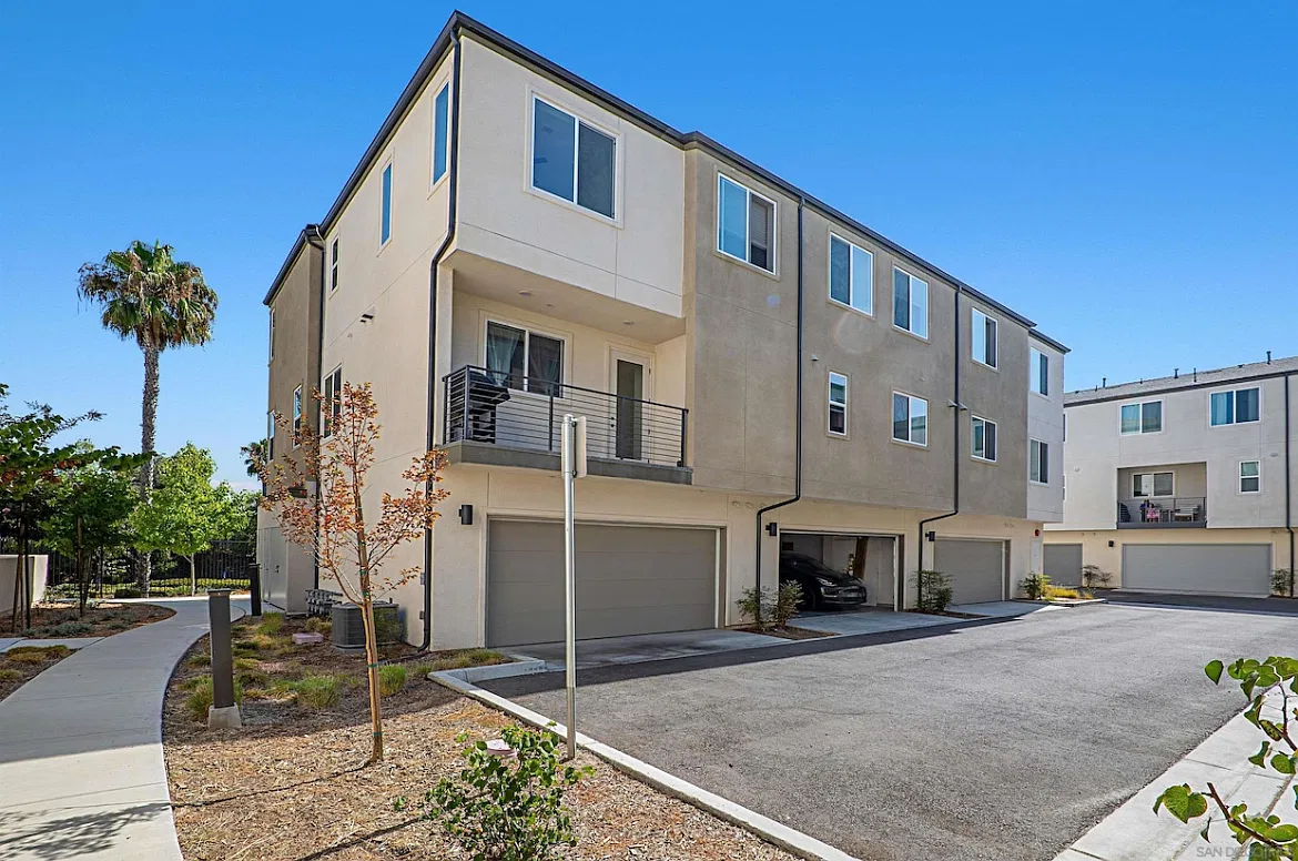 4 bed, 3.5 bath, 1915 sqft, $4,495 — Photo 1