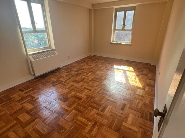 189-04 64th Avenue image 8 of 8