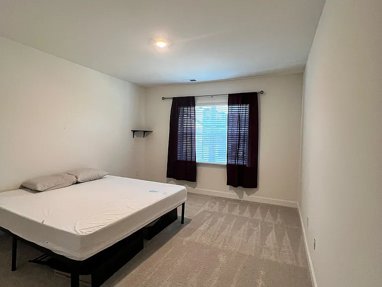 2563 Hutch Ln — Photo 8