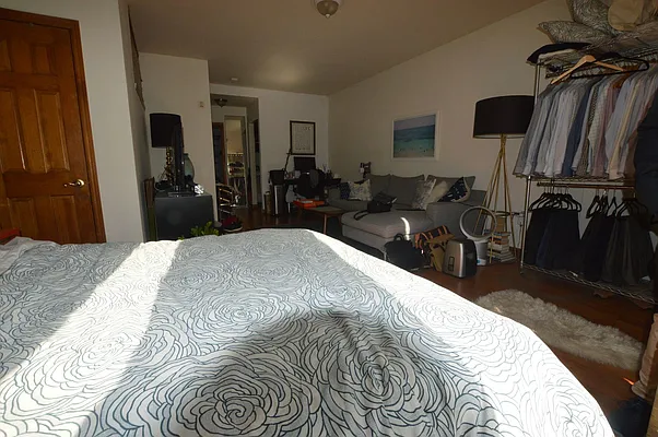 Rented by City Stop Realty | media 6