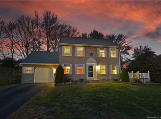 22 Bartlett Meadow Dr, Killingly, CT 06241