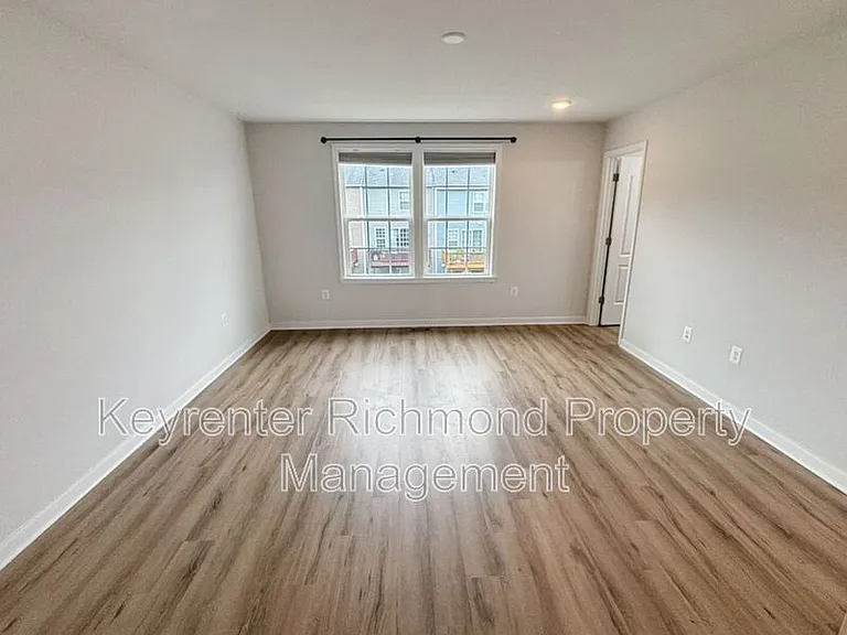 1404 Whitehurst Way — Photo 14