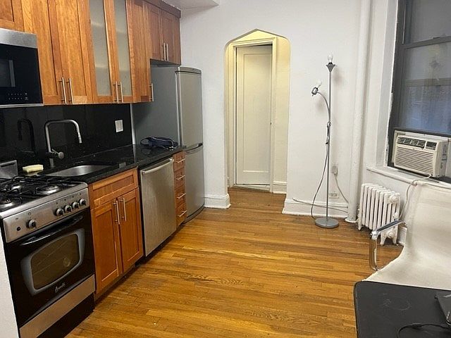 1st image of 117 Sullivan St APT 2B
