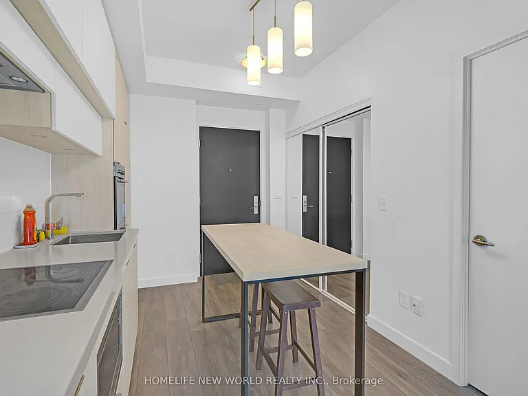 8 Eglinton Ave E #4903 — Photo 3