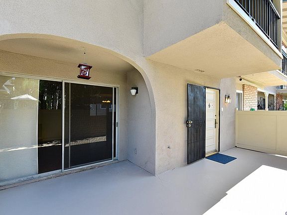 5th image of 2455 Loma Vista St