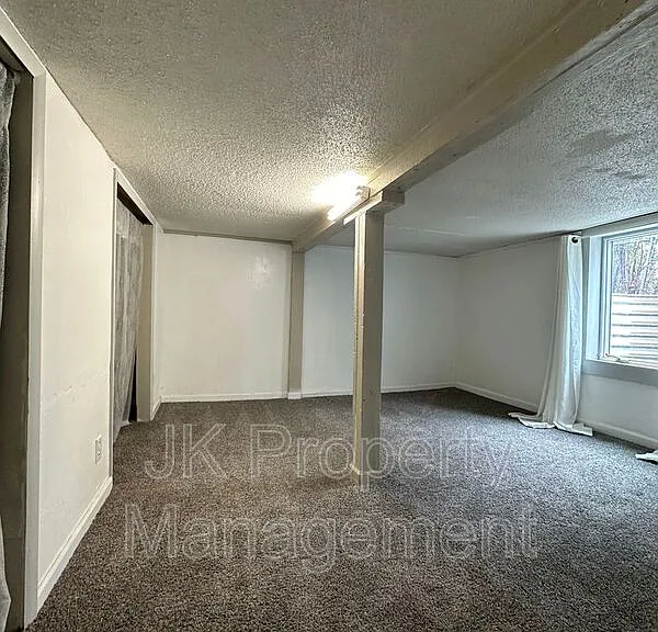 921 9th Ave S — Photo 14