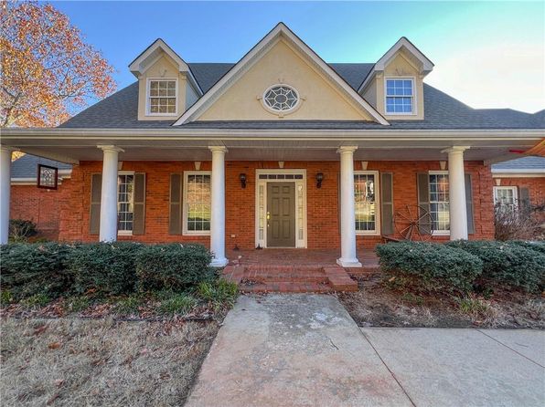 3212 Woodhaven Ct SW, Conyers, GA 30094