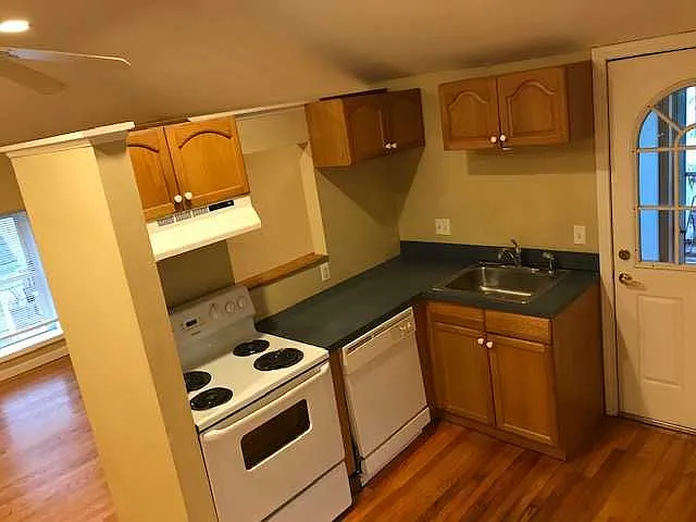 2 bed, $2,500 — Photo 2