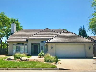 2231 E Pryor Dr, Fresno, CA, 93720