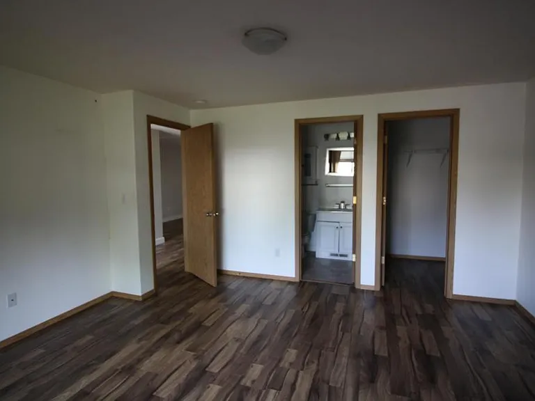 214 NE 170th Ave — Photo 10