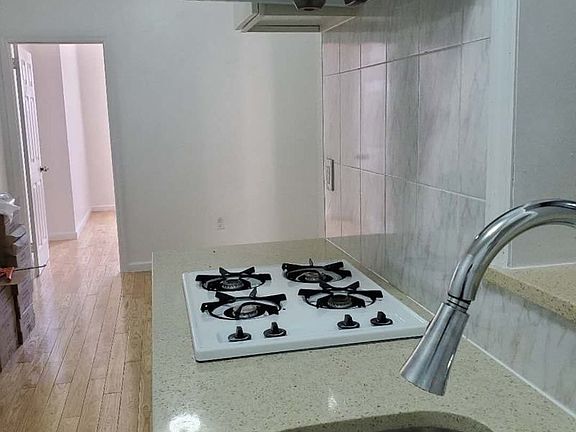5th image of 43 Henry St APT 2