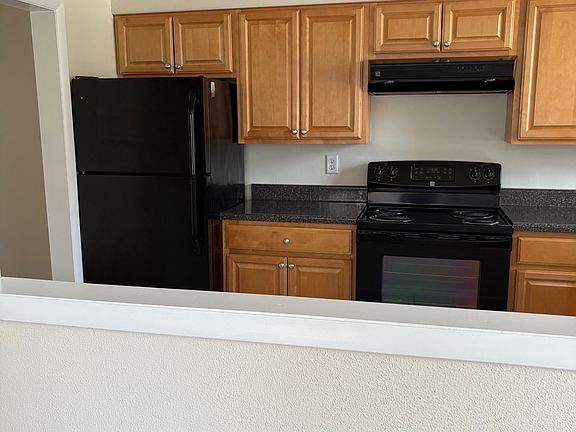 3rd image of 732 Childs Ave Floor 2