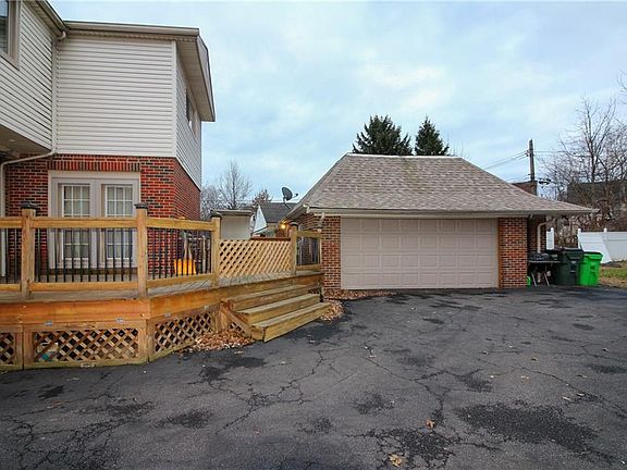 3rd image of 4906 Edgepark Dr